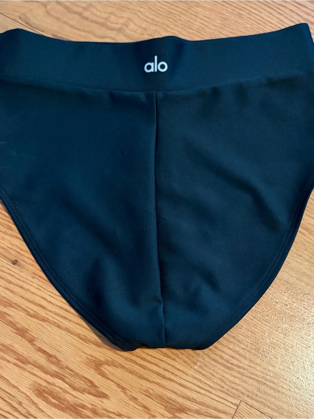Alo Yoga Airlift Record-Breaker Shorts- Black
